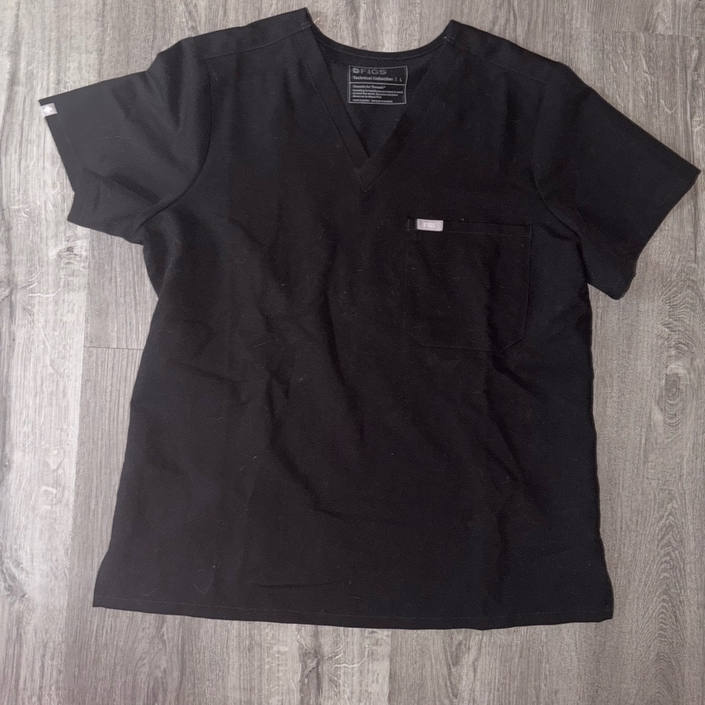 Figs Men’s Black V-Neck Short Sleeve Scrub Top